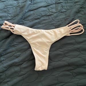 ($20 on V) Boutine LA bottoms